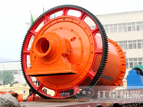 高嶺土球磨機發(fā)貨現場