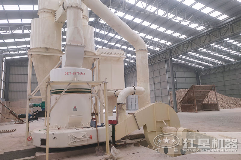 白云石磨粉機生產(chǎn)線現(xiàn)場圖 白云石磨粉機生產(chǎn)線現(xiàn)場圖