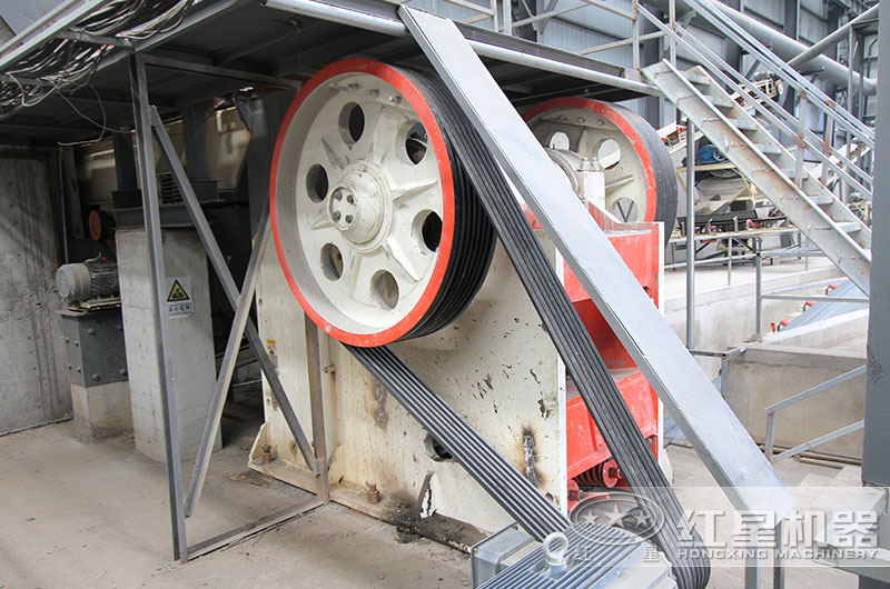 江蘇客戶69鄂式破石機工作現(xiàn)場圖片 江蘇客戶69鄂式破石機工作現(xiàn)場圖片