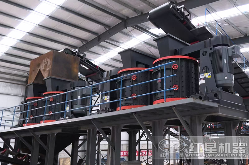 多臺(tái)復(fù)合式制砂機(jī)聯(lián)合作業(yè) 多臺(tái)復(fù)合式制砂機(jī)聯(lián)合作業(yè)