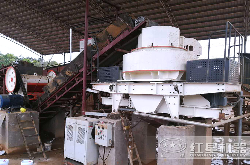 沖擊式破碎機(jī)工作現(xiàn)場(chǎng)圖片 沖擊式破碎機(jī)工作現(xiàn)場(chǎng)圖片