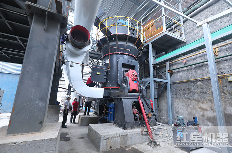 立磨機(jī)工作現(xiàn)場(chǎng)圖片