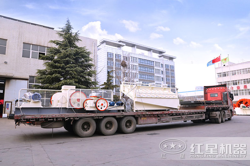 對(duì)輥制砂機(jī)發(fā)貨現(xiàn)場(chǎng)圖片