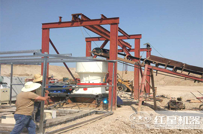 單缸液壓圓錐破碎機(jī)的液壓可自動調(diào)整嗎？其結(jié)構(gòu)特點(diǎn)及優(yōu)勢有哪些？