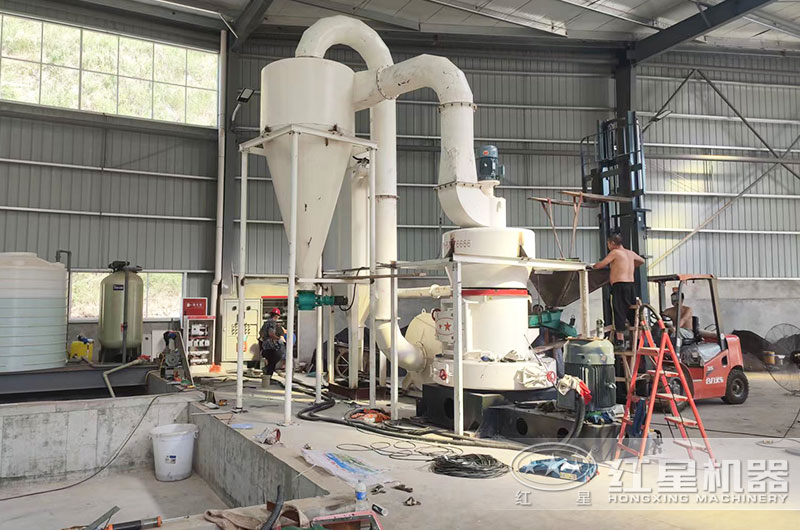 立磨機(jī)工作現(xiàn)場(chǎng)實(shí)拍圖 立磨機(jī)工作現(xiàn)場(chǎng)實(shí)拍圖