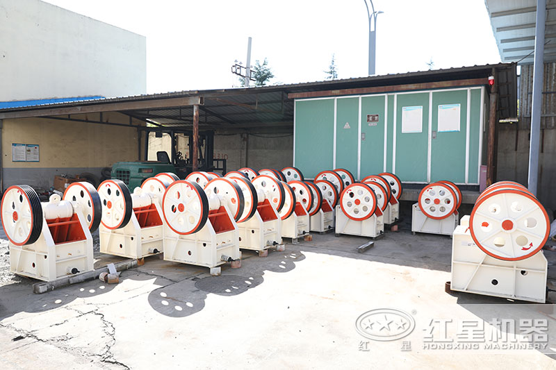 大型細(xì)顎破碎機(jī)產(chǎn)量多少噸？型號(hào)及價(jià)格
