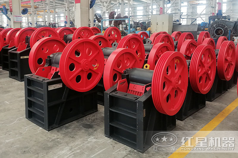 顎式破碎機(jī)圖片 顎式破碎機(jī)圖片