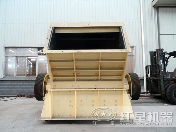 1315反擊式破碎機時產(chǎn)量可達多少噸？