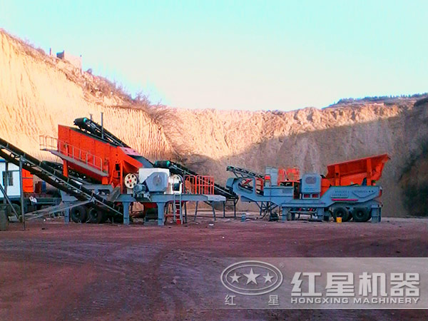 移動(dòng)碎石機(jī)客戶(hù)現(xiàn)場(chǎng)