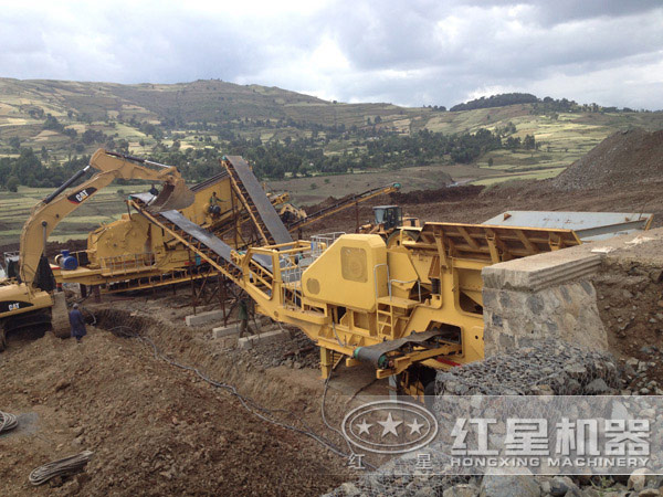 建筑垃圾粉碎機作業(yè)客戶現(xiàn)場