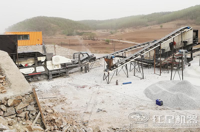 時(shí)產(chǎn)15、20、30噸的小型移動(dòng)碎石機(jī)可行嗎？