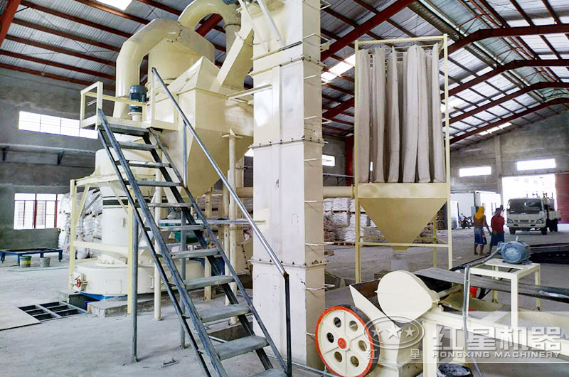 雷蒙磨粉機(jī)設(shè)備型號(hào)都有哪些？室內(nèi)雷蒙磨粉生產(chǎn)線廠房高度多少？