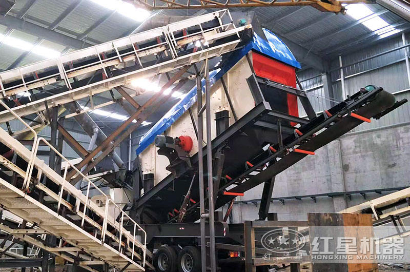 移動(dòng)制沙機(jī)環(huán)保生產(chǎn)現(xiàn)場(chǎng)