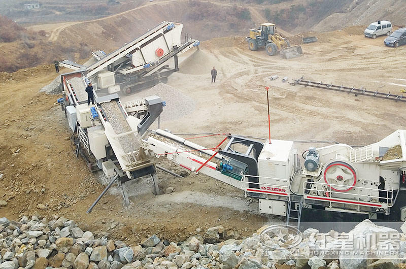 山東煙臺(tái)三機(jī)搭配作業(yè)加工高標(biāo)石子現(xiàn)場