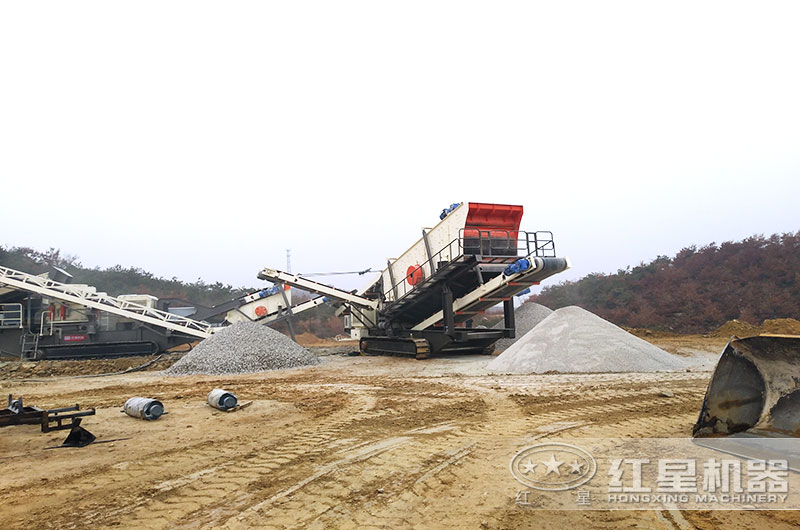 移動(dòng)破石子機(jī)，目前國(guó)內(nèi)比較先進(jìn)的破碎石子機(jī)器