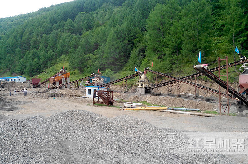 日產(chǎn)200噸的制沙機(jī)多少錢一臺(tái)？有沒有移動(dòng)的？