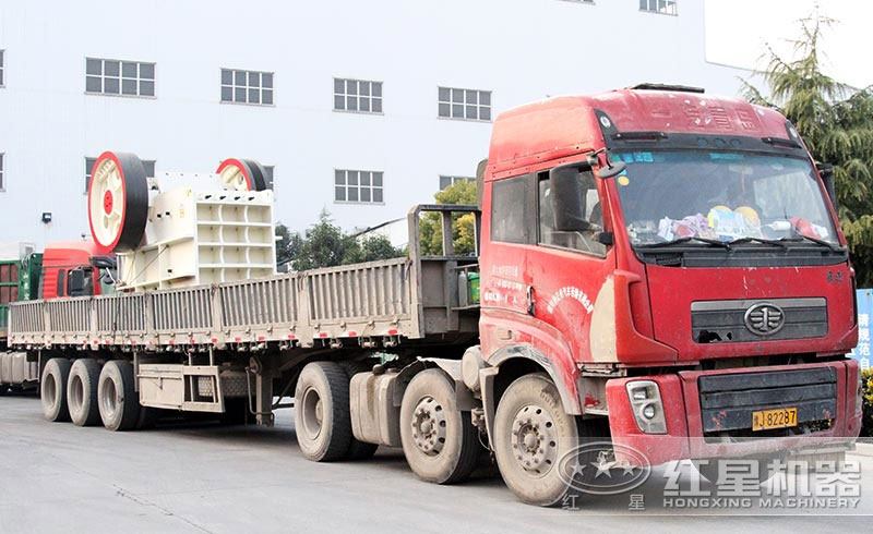 人工破碎混凝土用什么機(jī)器？選擇顎破機(jī)，大產(chǎn)量，運(yùn)行可靠