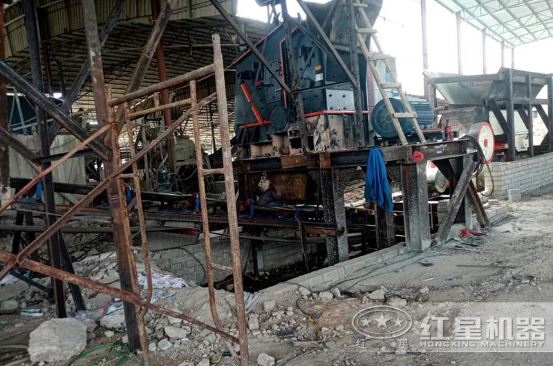 1315反擊破制砂機(jī)沒有篩底能不能出砂？板錘多久換一次？怎么安裝？